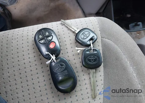 2010 Toyota Sienna Le из США, поврежденный, VIN 5TDKK4CC2AS302047